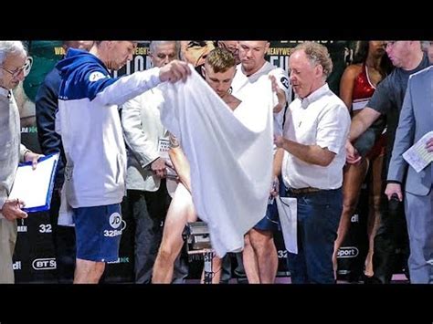 CARL FRAMPTON STRIPS DOWN & WEIGHS IN NAKED ON。